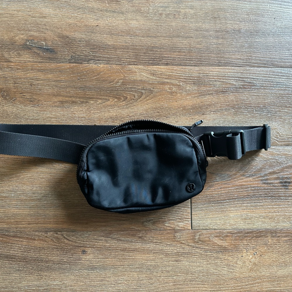 Black Lululemon Belt Bag